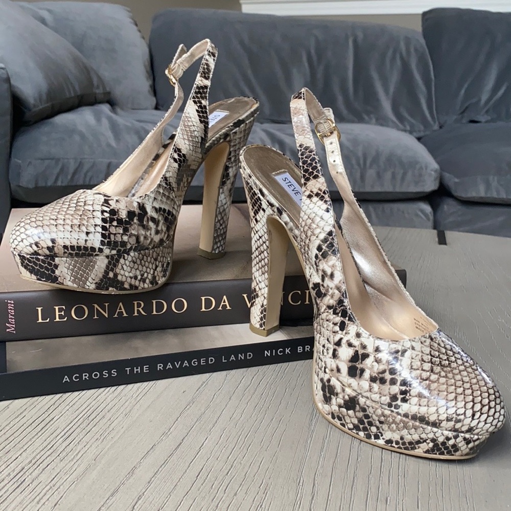 Steve Madden sling back platform pump